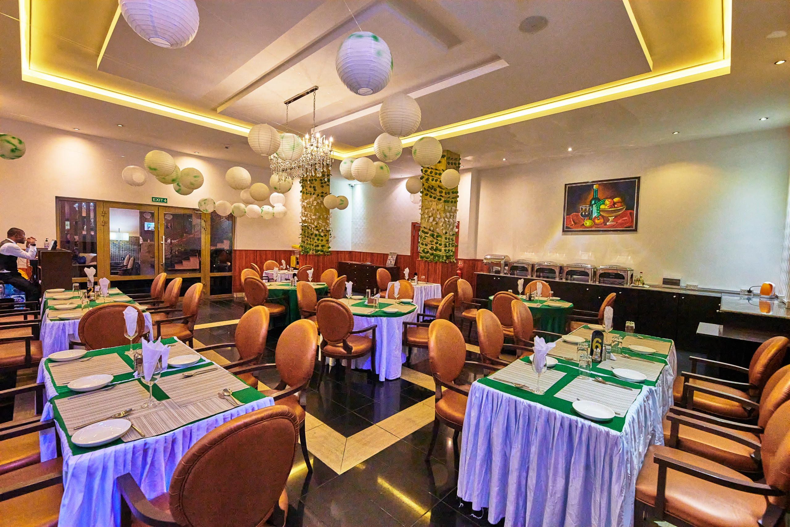 Oak Haven Hotel & Suites