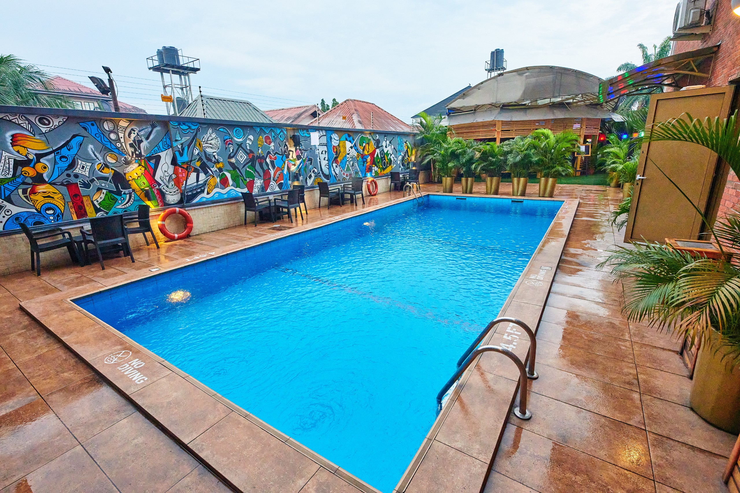 Oak Haven Hotel & Suites