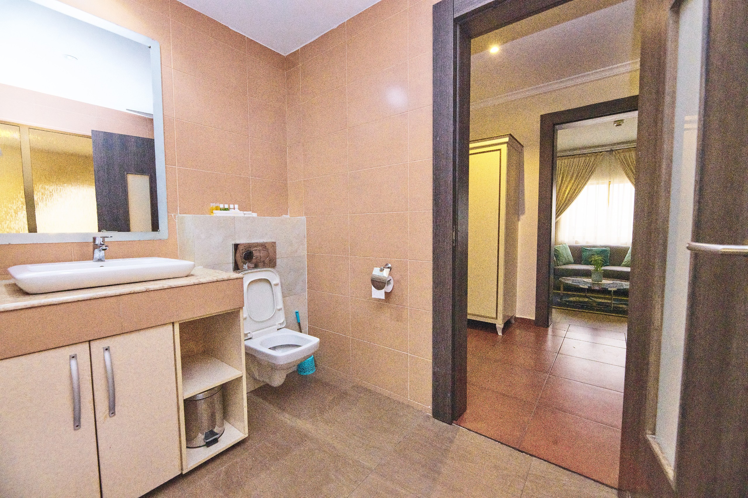 Oak Haven Hotel & Suites