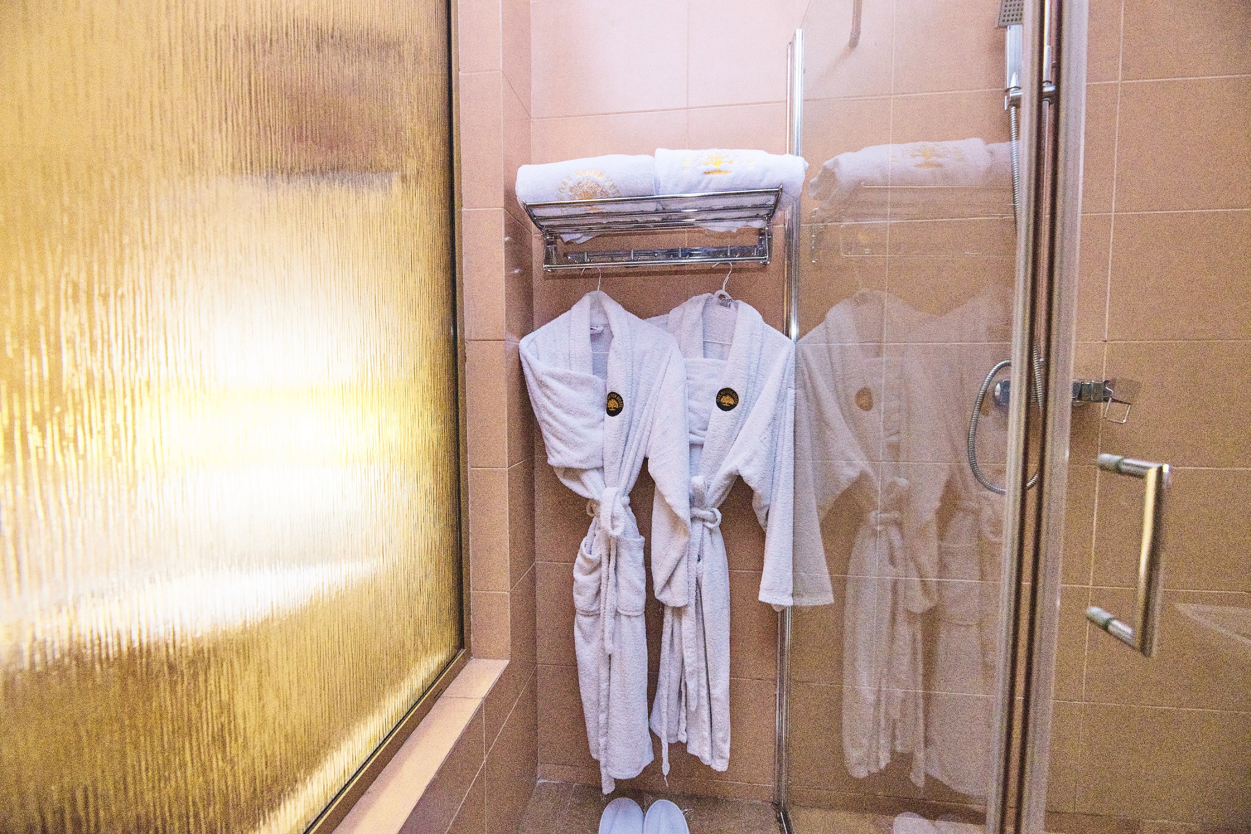 Oak Haven Hotel & Suites