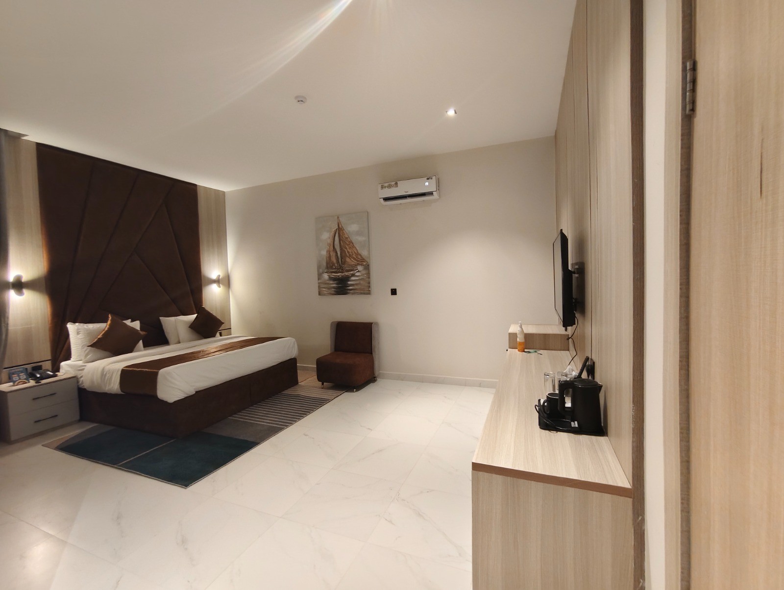 Hotel Lahana Limited