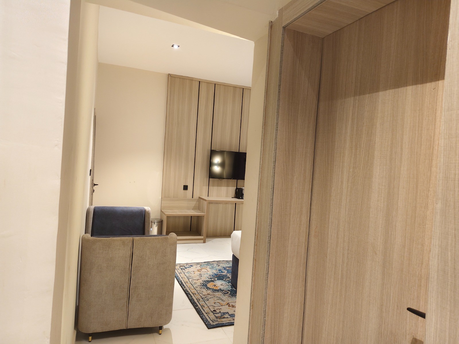 Hotel Lahana Limited