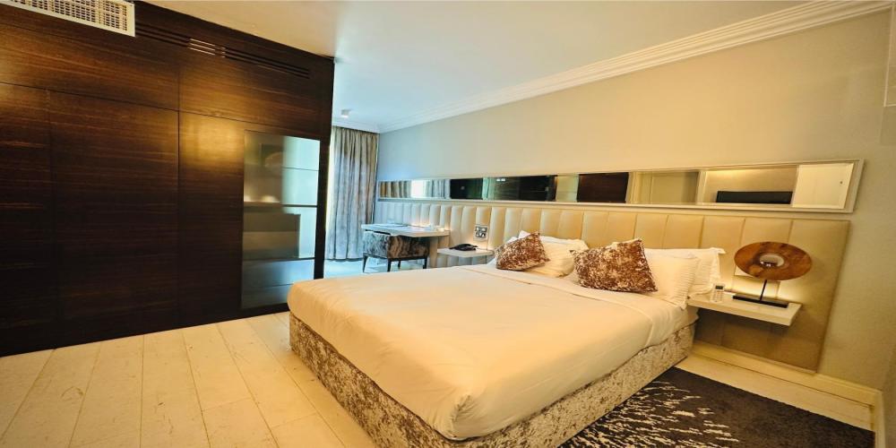Golden Tulip La Sien