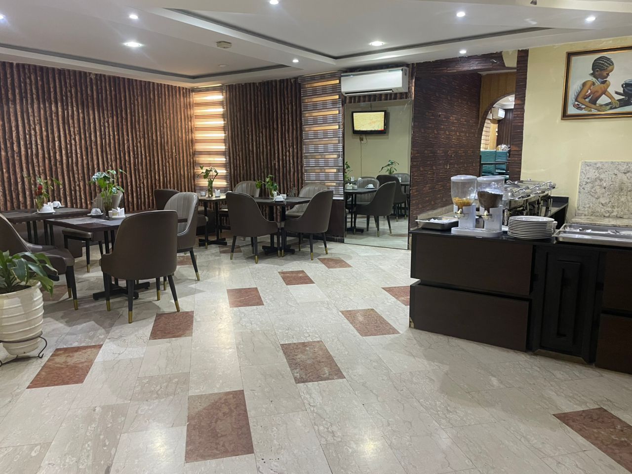 Savannah Suites & Apartments