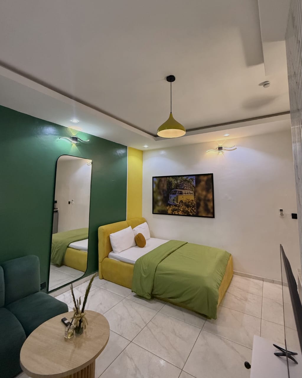 Emerald Saffron - Studio Apartment 