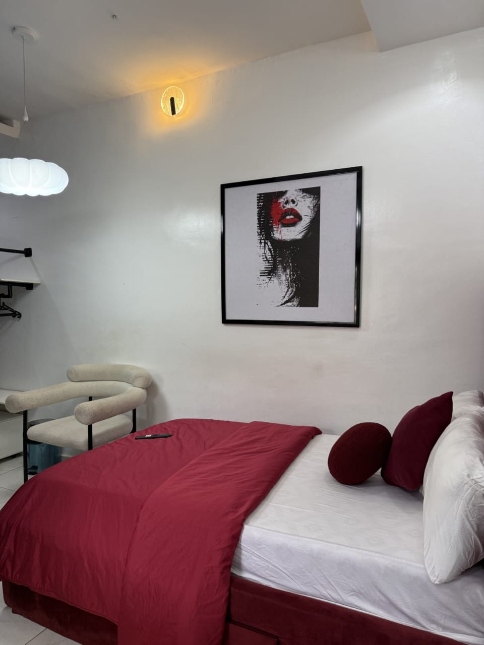 Scarlet Rosa - Studio Apartment